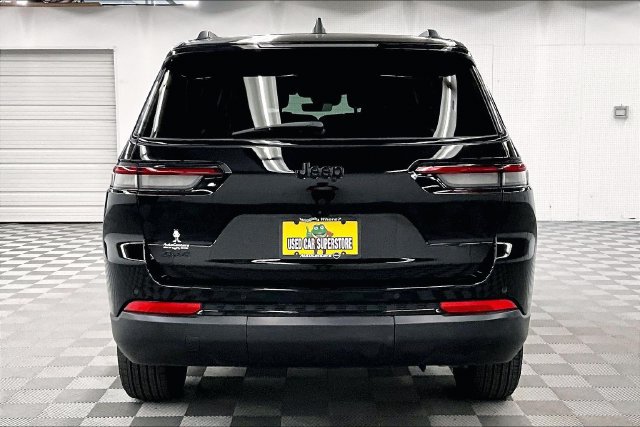 Used 2025 Jeep Grand Cherokee L Altitude AWD/4WD image 5