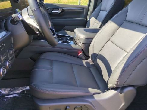 Used 2026 Chevrolet Tahoe RST w/ Advanced Technology Package AWD/4WD image 11