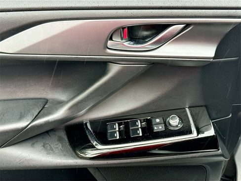 Used 2023 MAZDA CX-9 Touring image 19