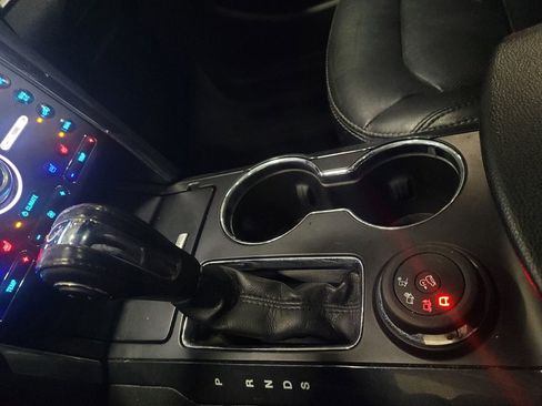 Used 2018 Ford Explorer Limited image 26