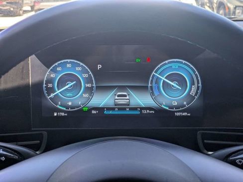 Used 2022 Hyundai Elantra Limited FWD image 30