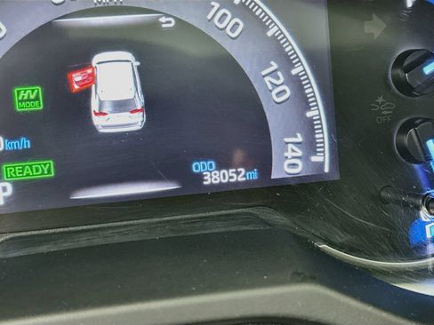 Used 2023 Toyota RAV4 SE w/ Weather & Moonroof Package AWD/4WD image 12
