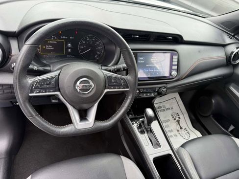 Used 2021 Nissan Kicks SR w/ SR Premium Package FWD image 27