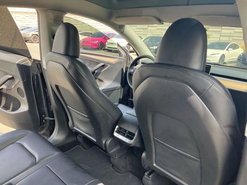 Used 2023 Tesla Model Y Performance AWD/4WD image 21