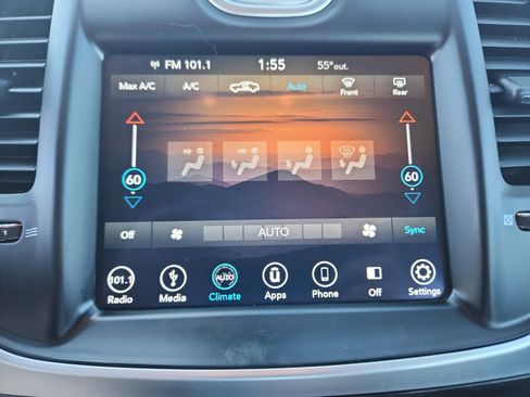 Used 2018 Chrysler 300 Touring image 29