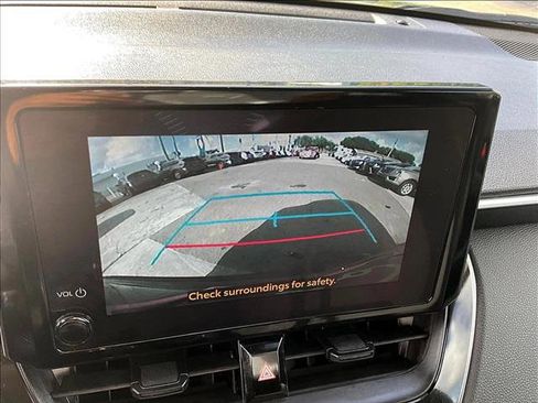 Used 2025 Toyota Corolla Cross LE FWD image 22