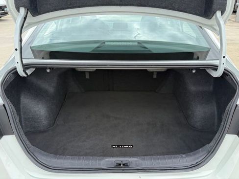 Used 2025 Nissan Altima 2.5 SV FWD image 26