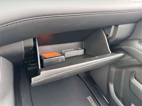 Used 2024 GMC Yukon XL Denali image 31