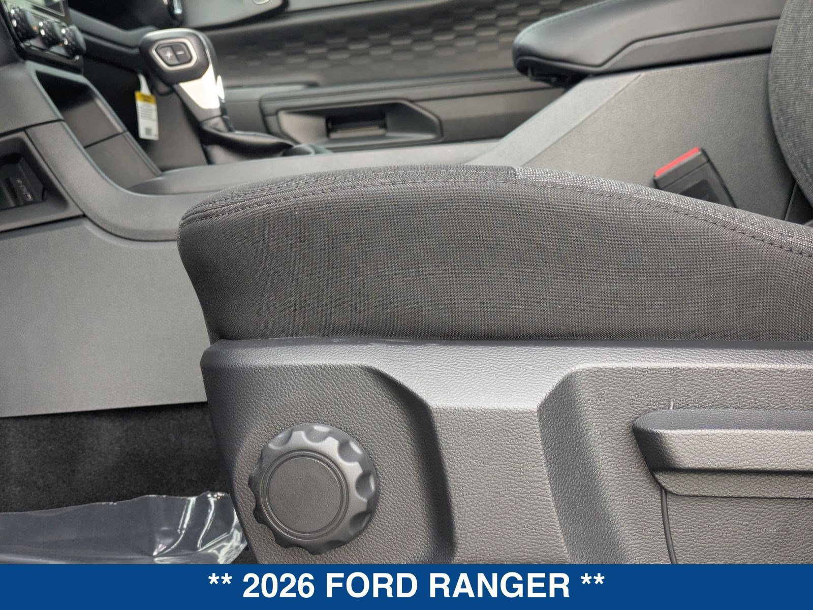 New 2026 Ford Ranger XLT w/ Black Appearance Package RWD image 24