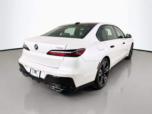 New 2026 BMW 760i xDrive w/ Executive Package AWD/4WD image 5