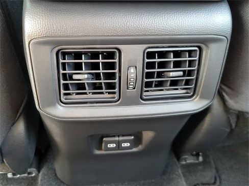 Used 2025 Toyota RAV4 XLE image 33