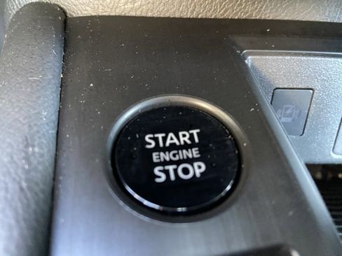 Used 2025 Nissan Kicks SV image 16