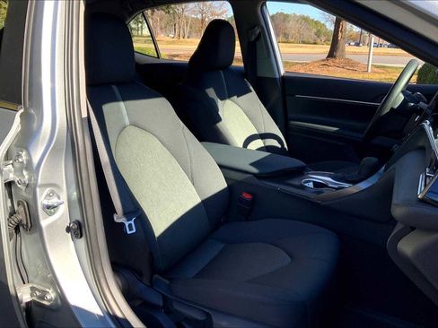 Used 2024 Toyota Camry LE w/ Convenience Package image 9