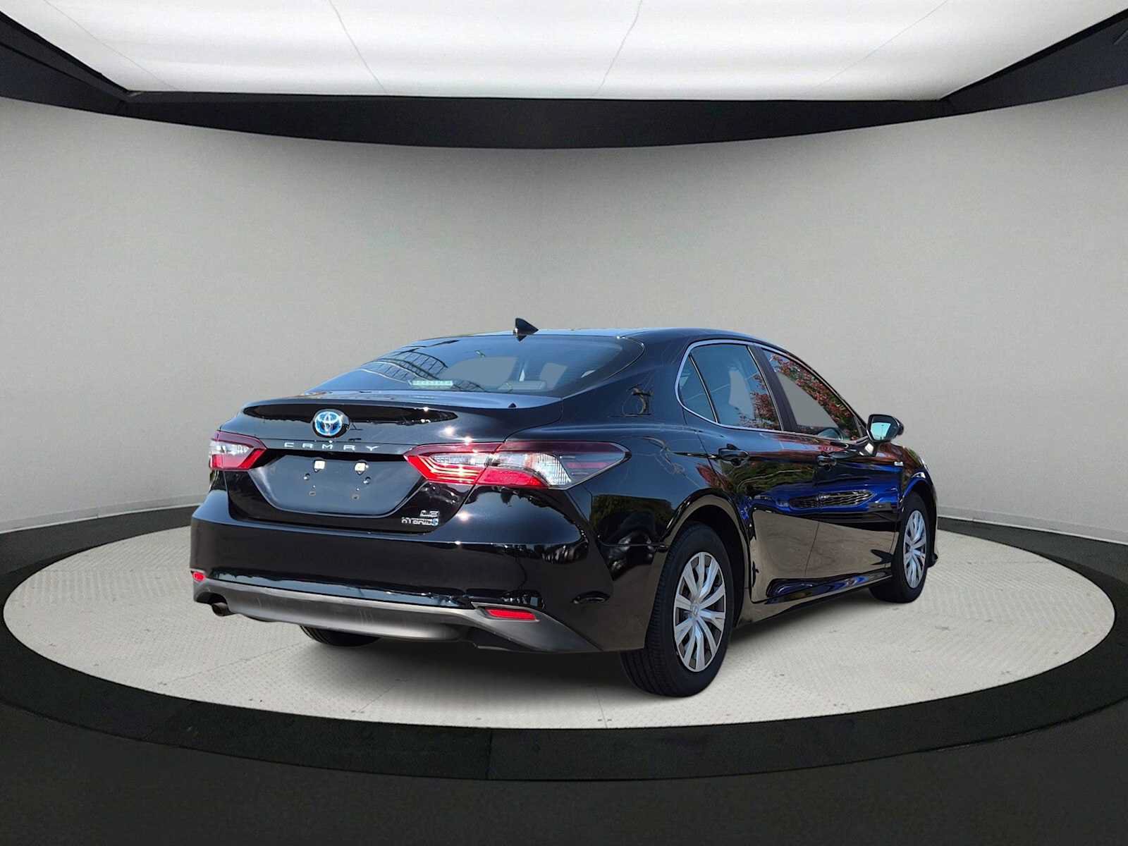 Used 2021 Toyota Camry LE FWD image 8