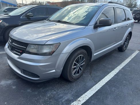 Used 2018 Dodge Journey SE w/ Blacktop Package image 1