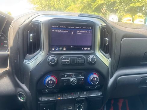 Used 2021 Chevrolet Silverado 1500 LT AWD/4WD image 24
