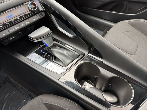 Used 2024 Hyundai Elantra SEL w/ Convenience Package image 30