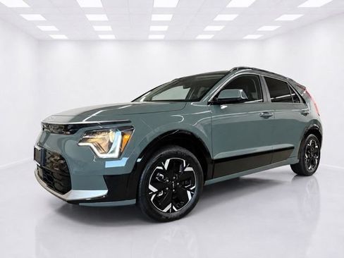 Used 2024 Kia Niro Wave w/ Wave Preserve Package FWD image 7