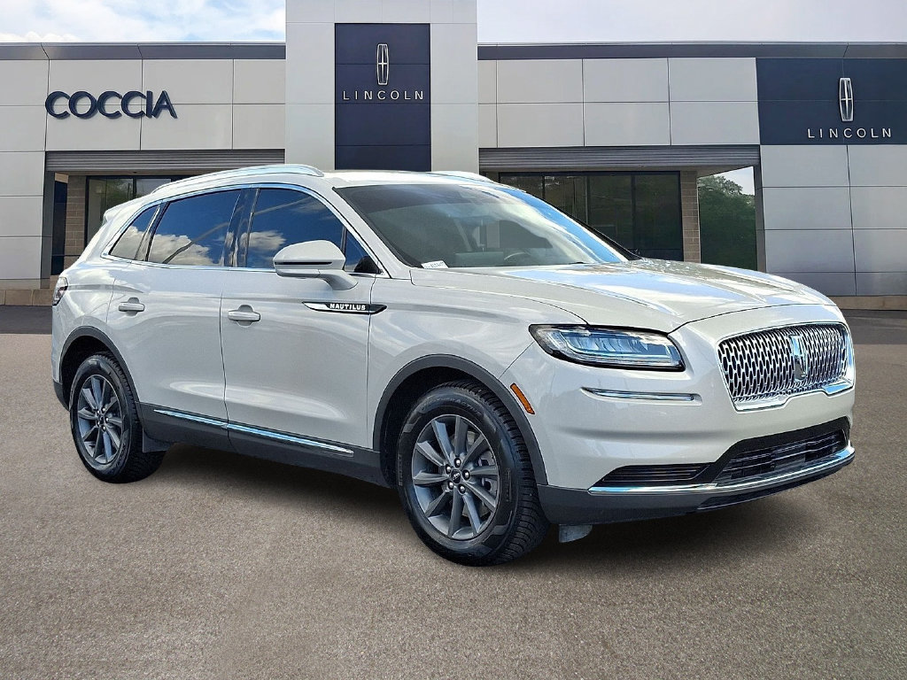 Certified 2021 Lincoln Nautilus AWD image 3