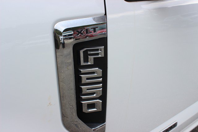 Used 2022 Ford F250 XLT w/ XLT Value Package AWD/4WD image 2