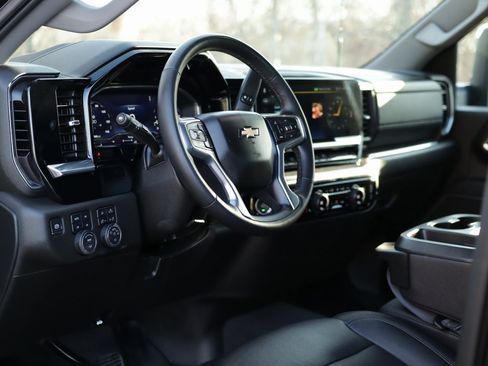 Used 2024 Chevrolet Silverado 2500 LTZ image 9