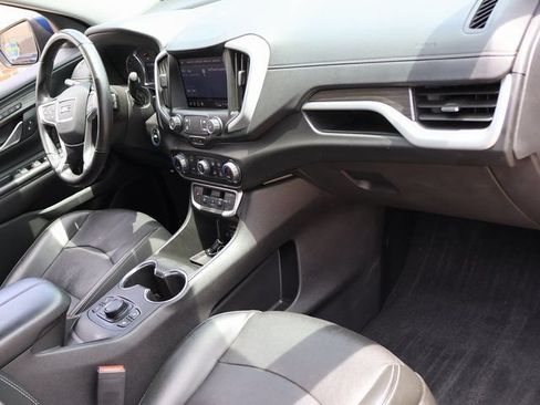 Used 2022 GMC Terrain SLT w/ LPO, Floor Liner Package AWD/4WD image 9