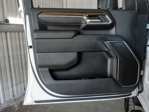 Used 2024 Chevrolet Silverado 3500 LT w/ Convenience Package image 44