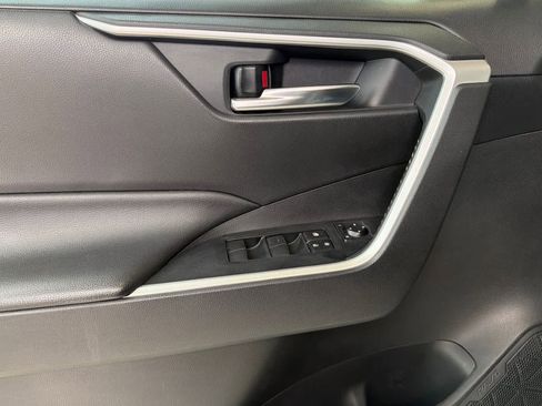 Used 2020 Toyota RAV4 XLE AWD/4WD image 13
