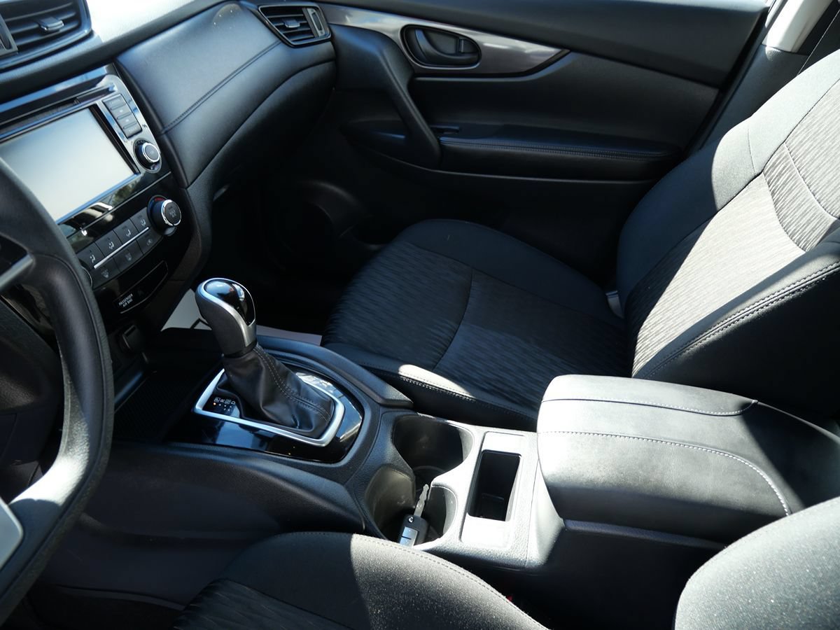 Used 2019 Nissan Rogue S AWD/4WD image 14