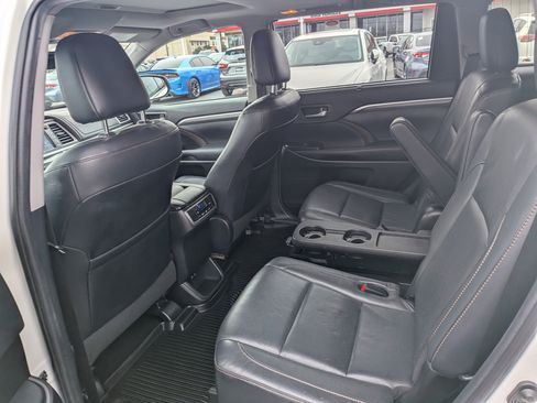 Used 2019 Toyota Highlander Limited image 13