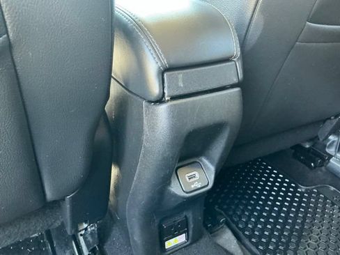 Used 2022 Jeep Renegade Limited AWD/4WD image 35