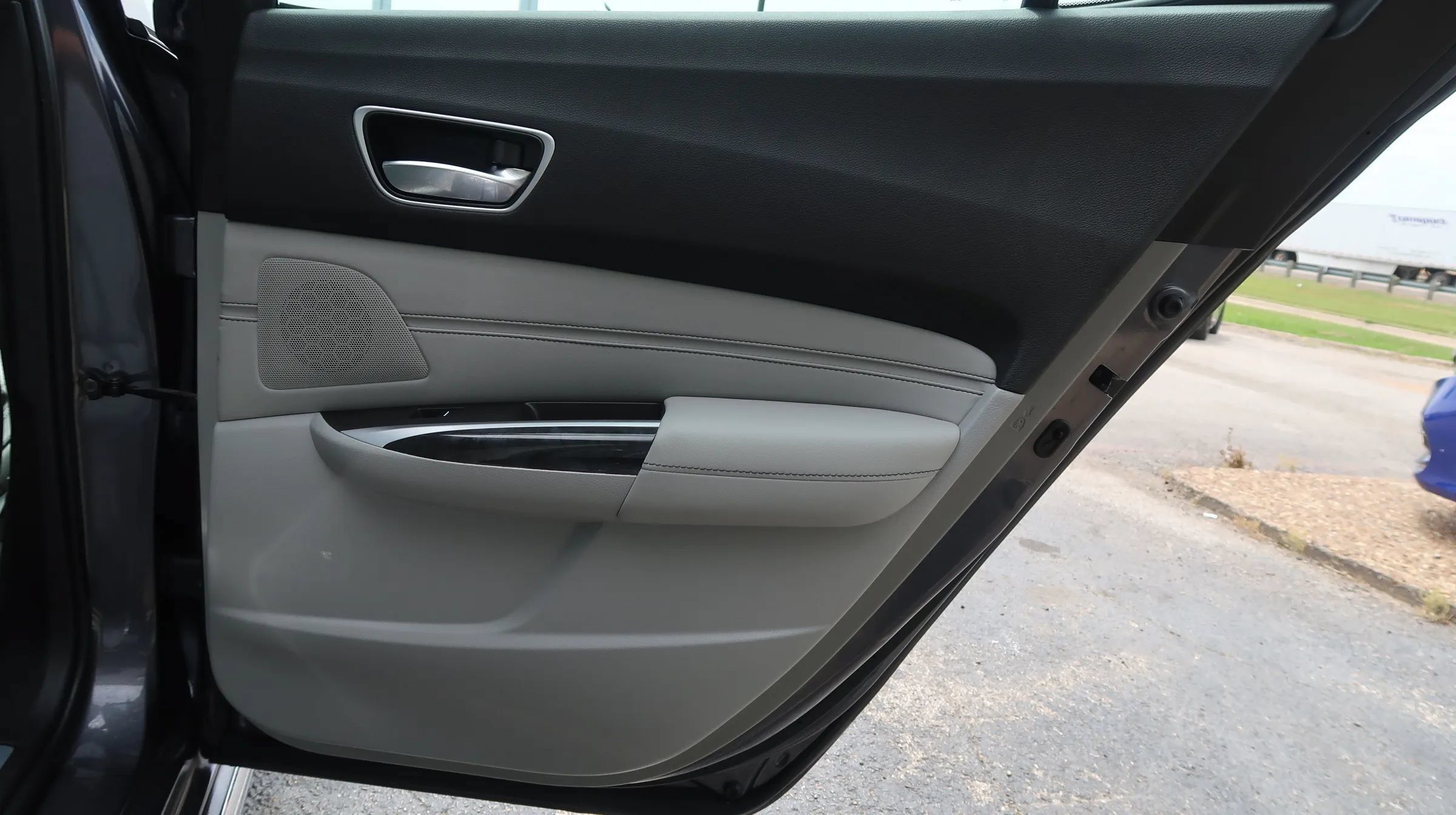 Used 2018 Acura TLX w/ Technology Package FWD image 48