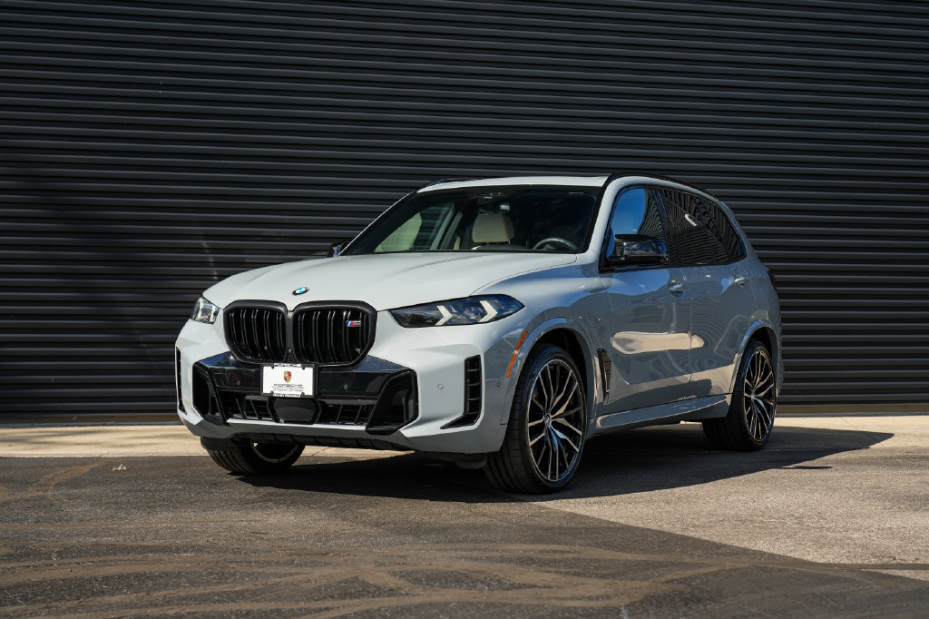 Used 2024 BMW X5 M60i AWD/4WD image 1