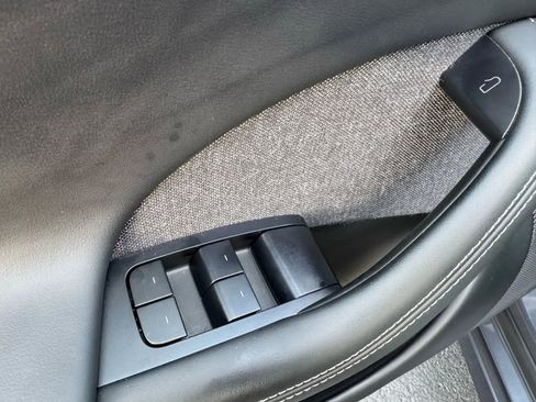 Used 2022 Tesla Model S image 41