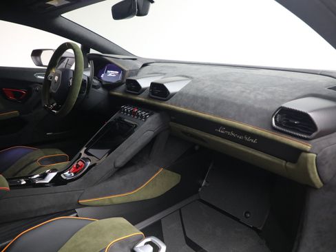 Used 2024 Lamborghini Huracan Sterrato image 22