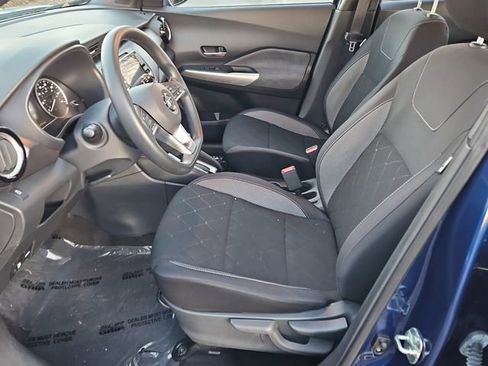 Used 2019 Nissan Kicks SV image 11