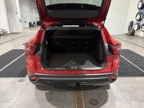 New 2026 Chevrolet Trax RS w/ Sunroof Package image 5