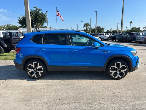Used 2023 Volkswagen Taos SEL AWD/4WD image 6