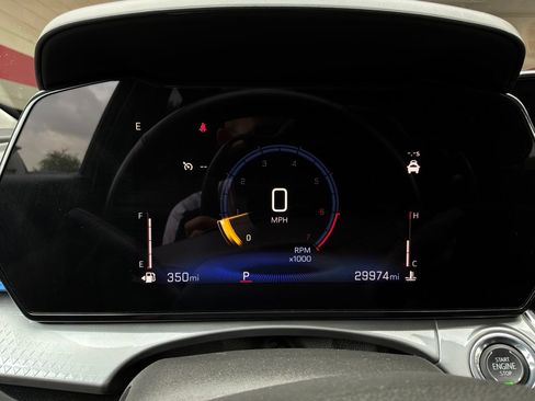 Used 2025 Chevrolet Trax LT w/ LT Convenience Package FWD image 37