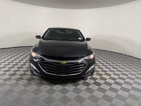 Used 2025 Chevrolet Malibu LT FWD image 2