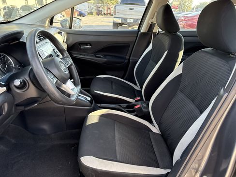 Used 2021 Nissan Versa SV image 9