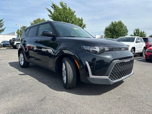 Used 2023 Kia Soul S FWD image 11