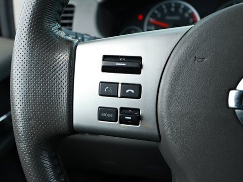 Used 2019 Nissan Frontier SL RWD image 13