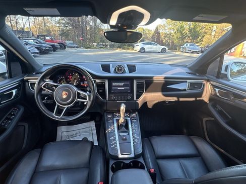 Used 2018 Porsche Macan image 27