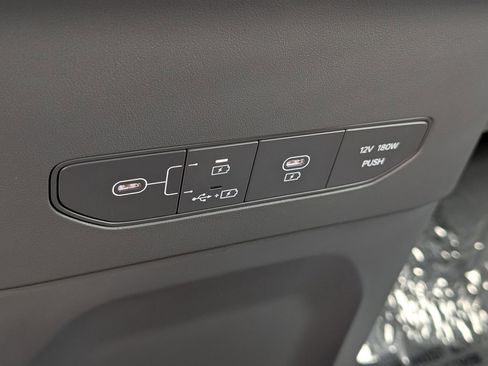 Certified 2024 Kia EV9 Wind image 30