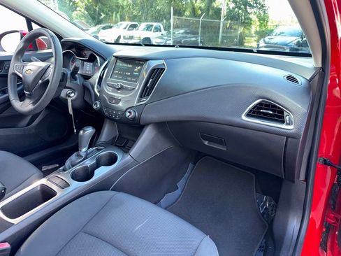Used 2016 Chevrolet Cruze LT FWD image 18
