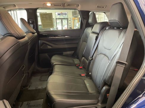 Used 2025 INFINITI QX60 Pure w/ Cargo Package FWD image 35