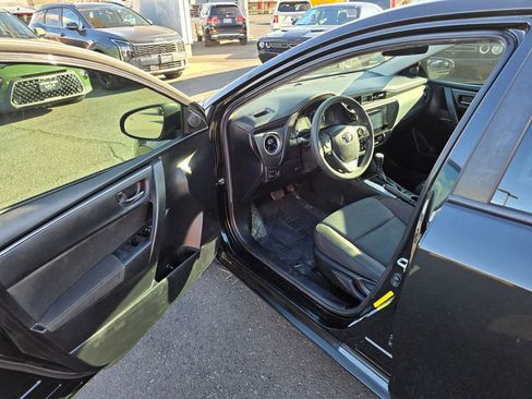 Used 2019 Toyota Corolla LE image 19