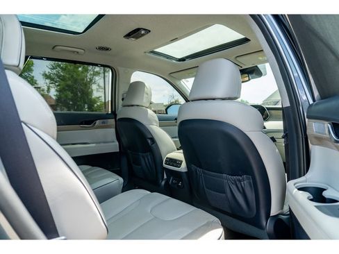 Used 2021 Hyundai Palisade Limited FWD image 17