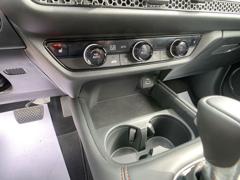 Certified 2025 Honda HR-V Sport image 18